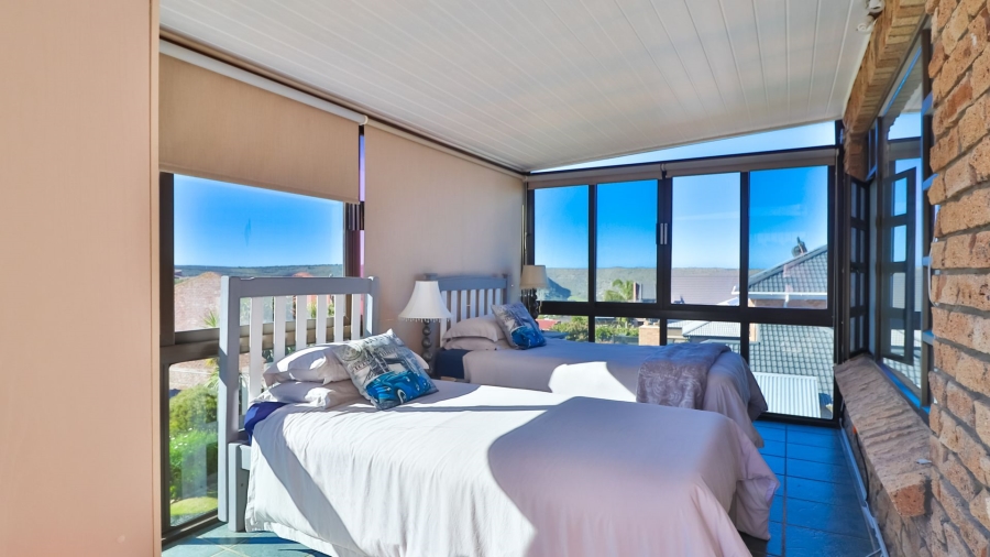 5 Bedroom Property for Sale in Stilbaai Wes Western Cape